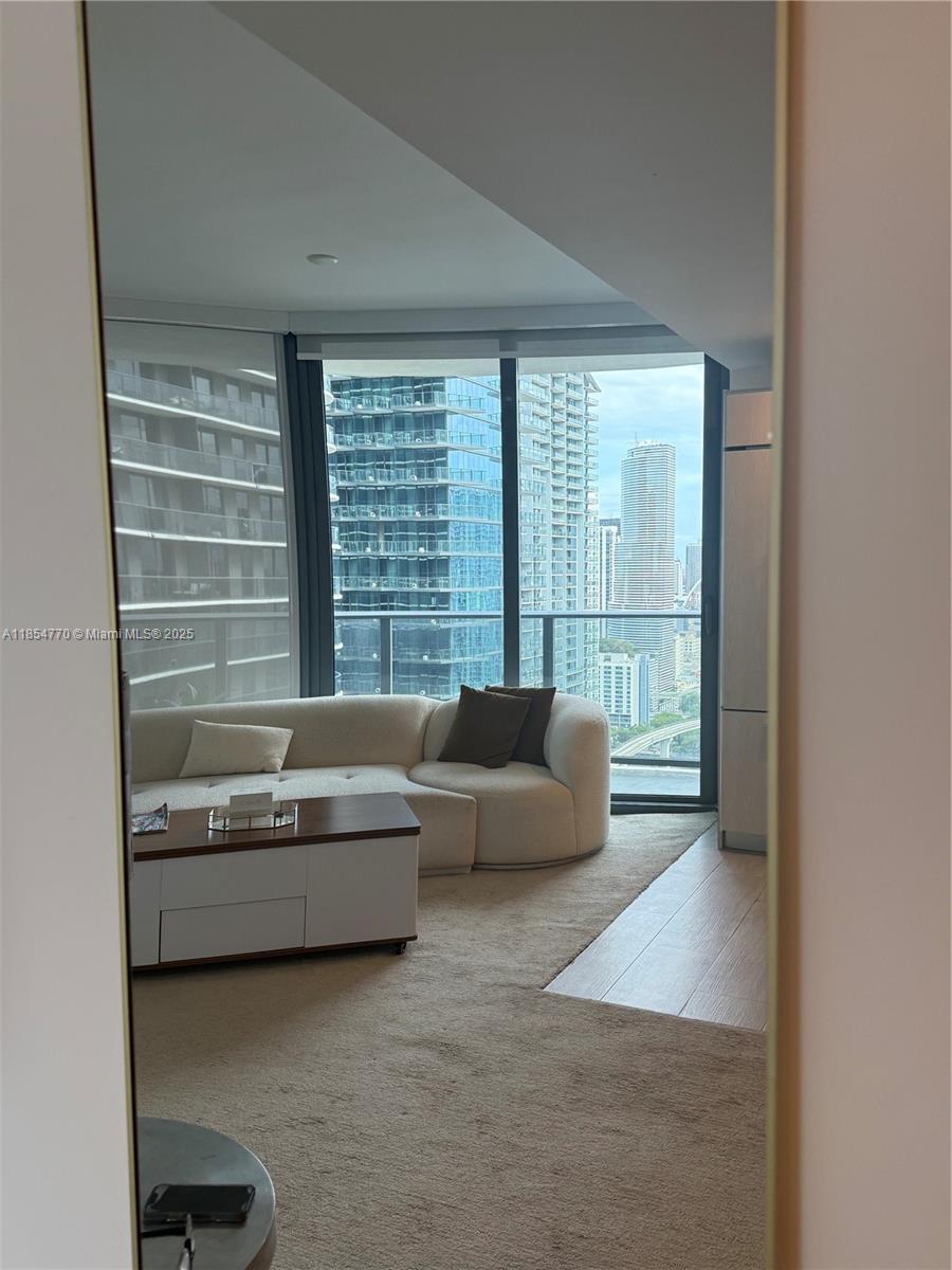 45 SW 9th St #3001, Miami FL 33130
