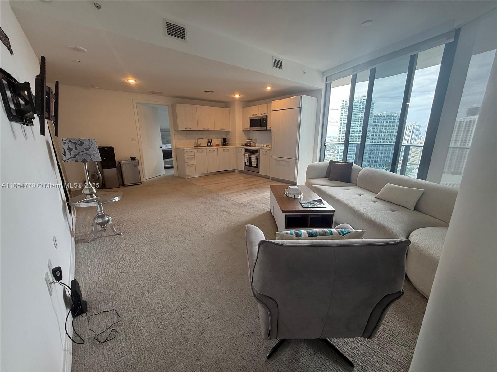 45 SW 9th St #3001, Miami FL 33130