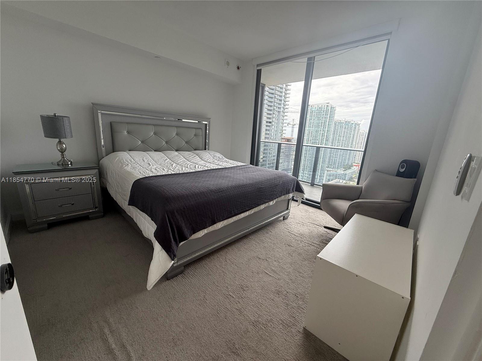 45 SW 9th St #3001, Miami FL 33130