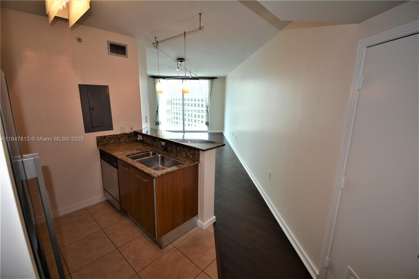 Property photo # 6