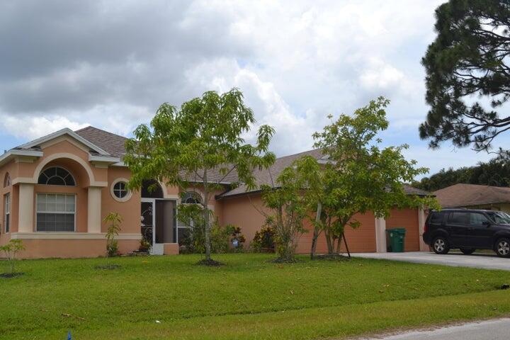 Homes for sale in Port St Lucie, FL | 738 Se Lansdowne Avenue, Port St Lucie, FL 34983 | MLS# R11114500