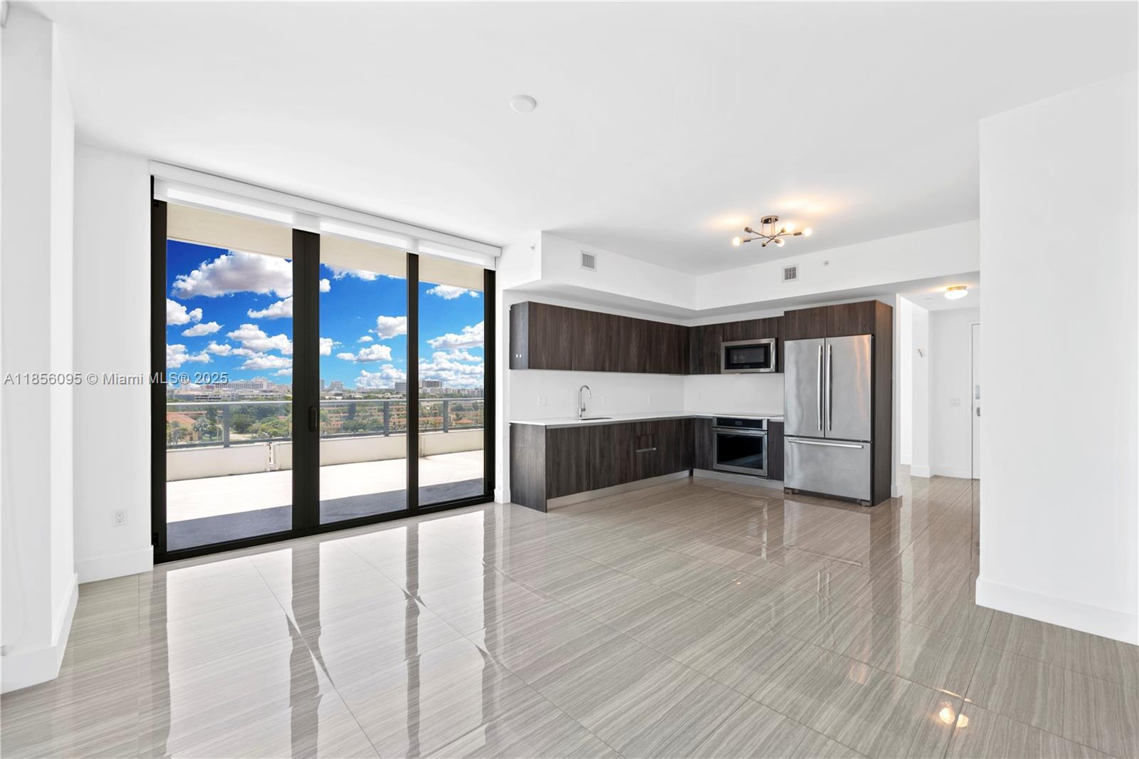 2960 207th St Unit 817, Aventura, Florida 33180