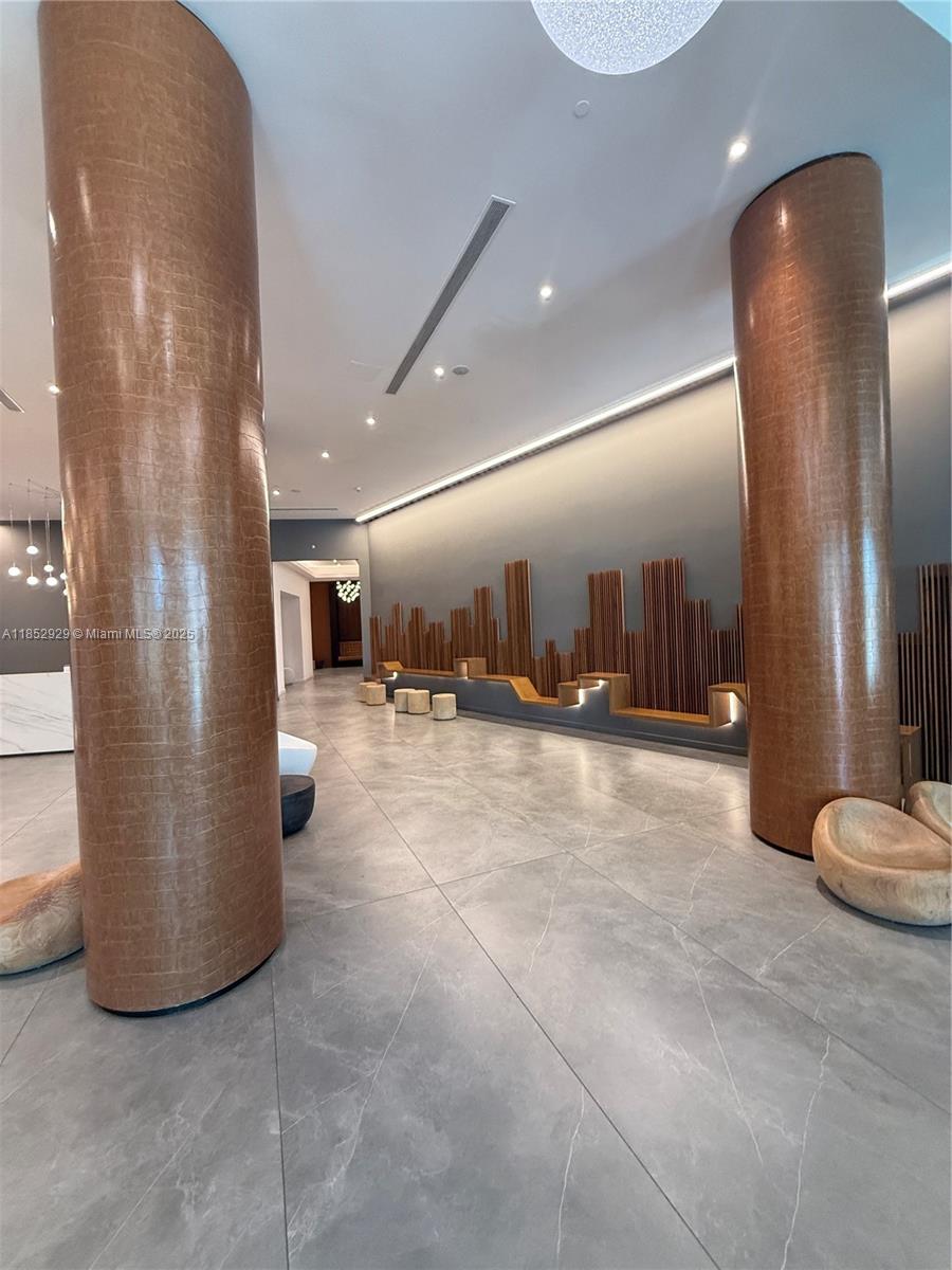 350 S Miami Ave #1803, Miami FL 33130