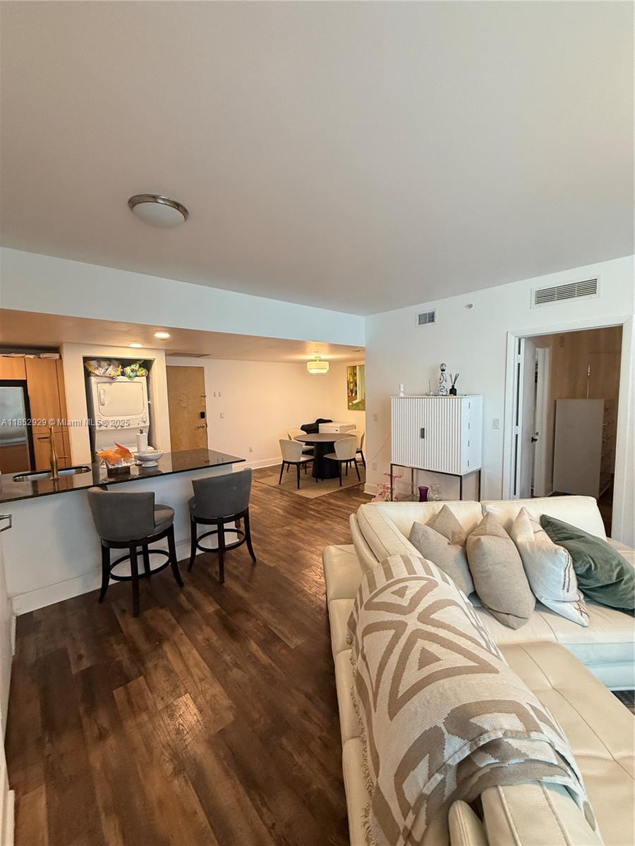 350 S Miami Ave #1803, Miami FL 33130