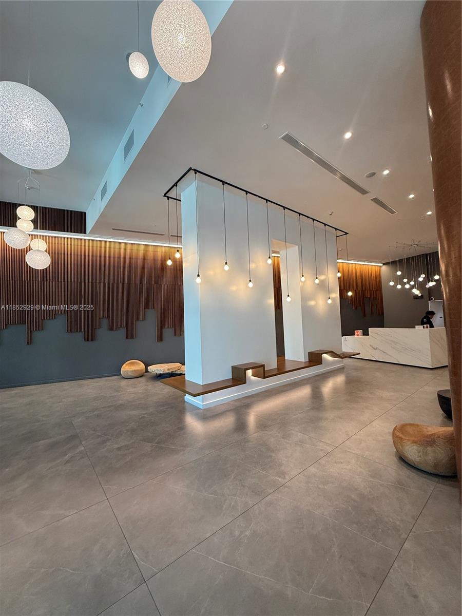 350 S Miami Ave #1803, Miami FL 33130