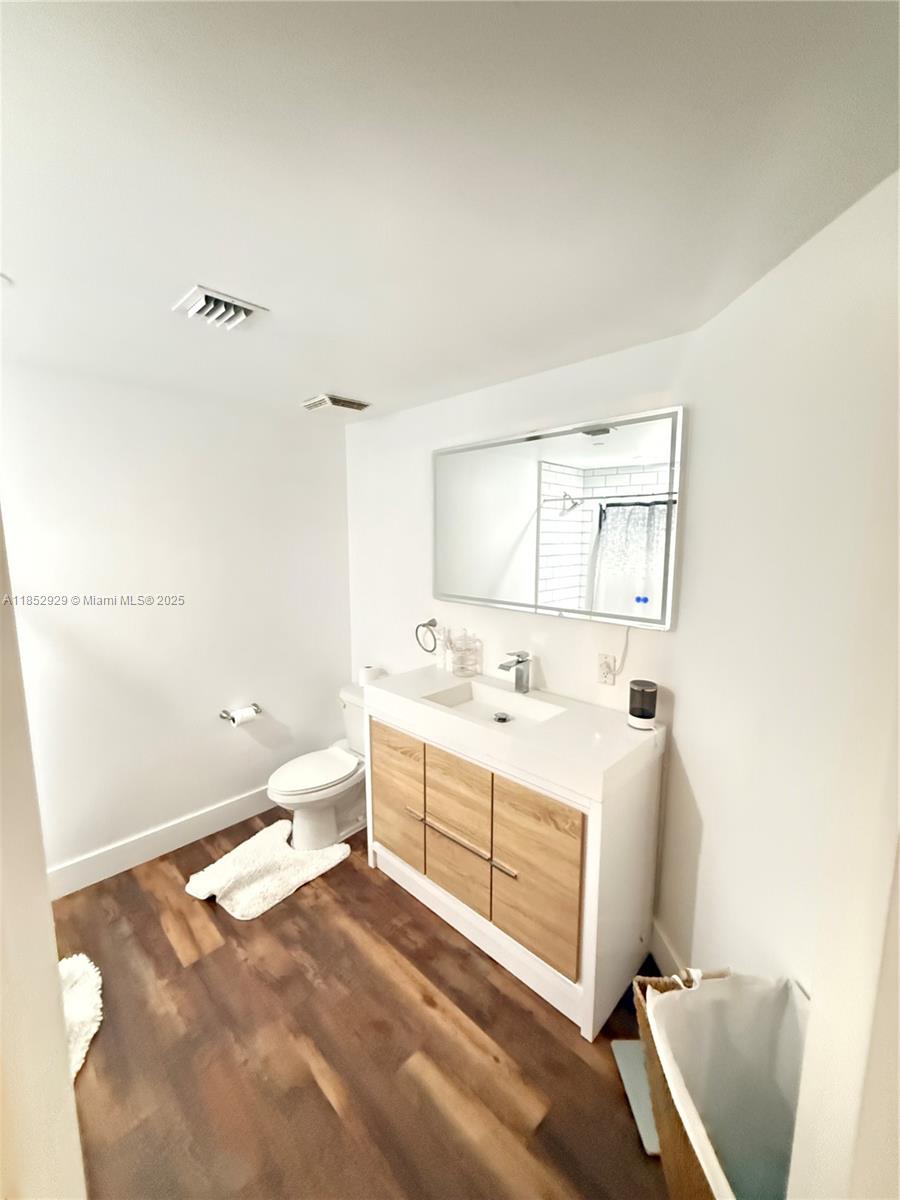 350 S Miami Ave #1803, Miami FL 33130
