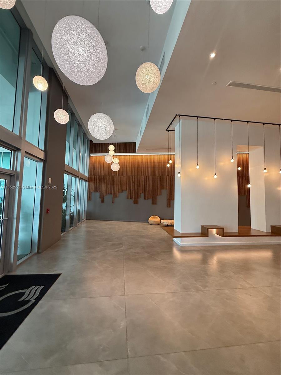 350 S Miami Ave #1803, Miami FL 33130
