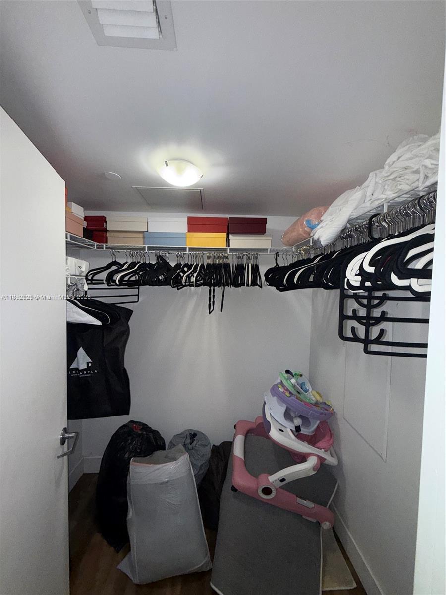 350 S Miami Ave #1803, Miami FL 33130