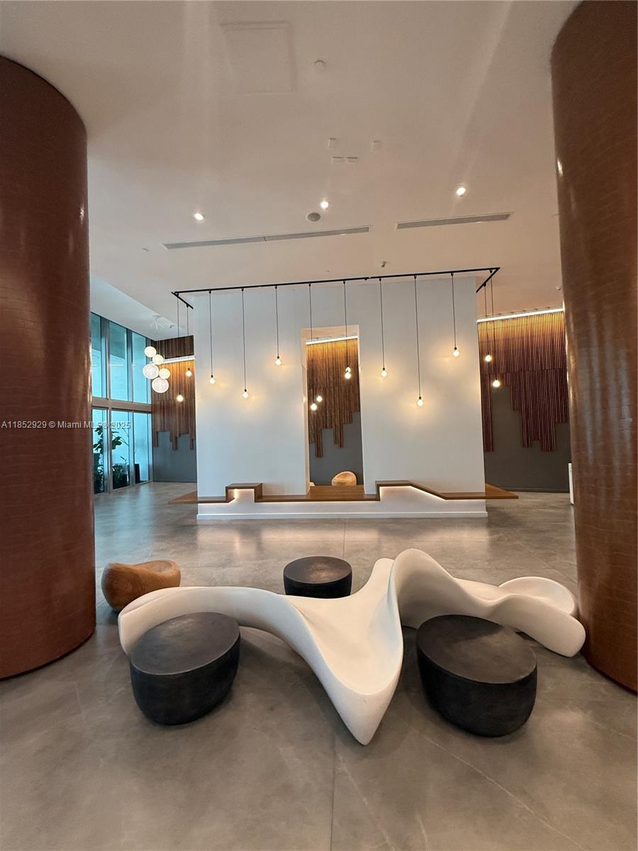 350 S Miami Ave #1803, Miami FL 33130