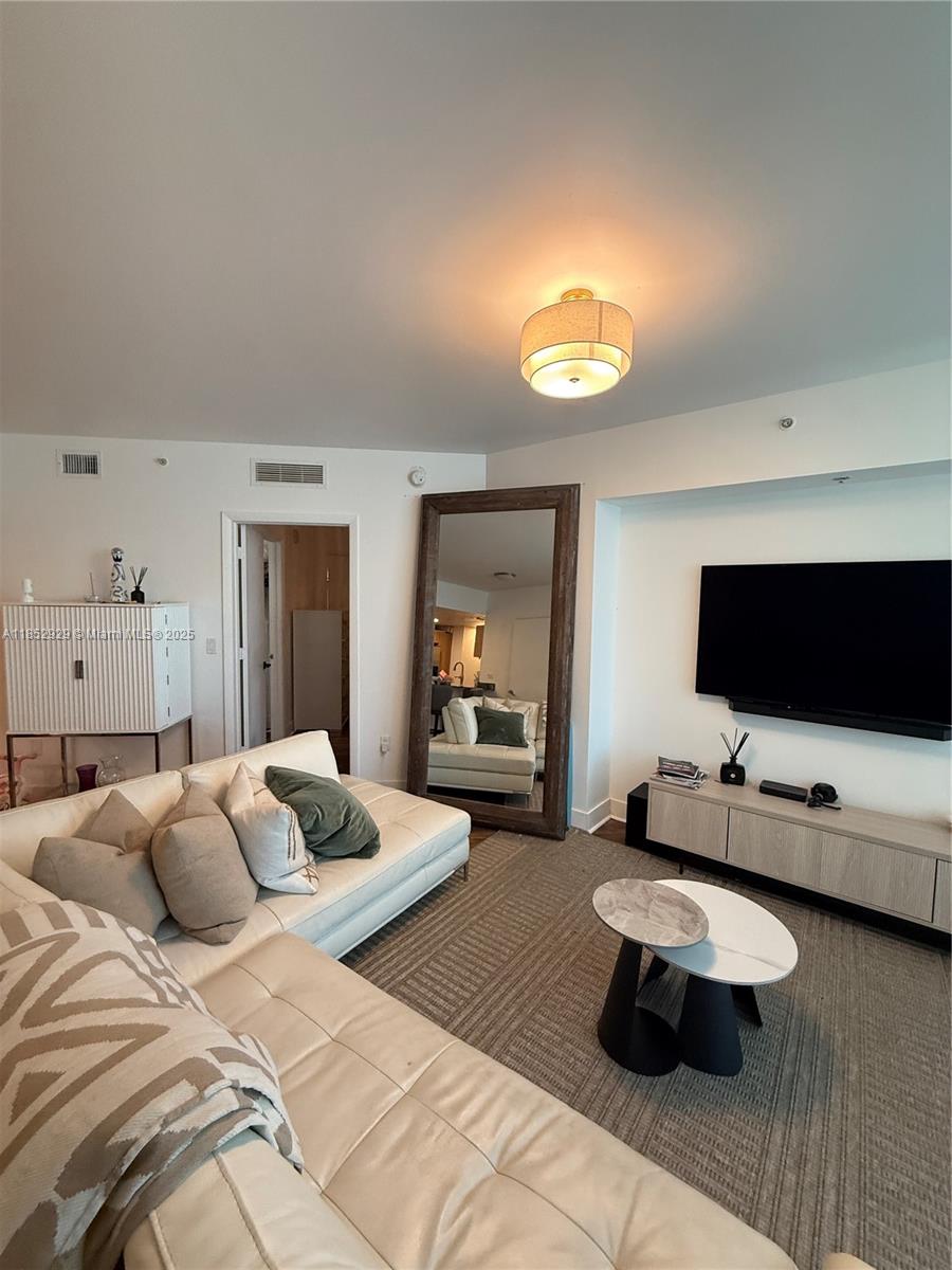 350 S Miami Ave #1803, Miami FL 33130