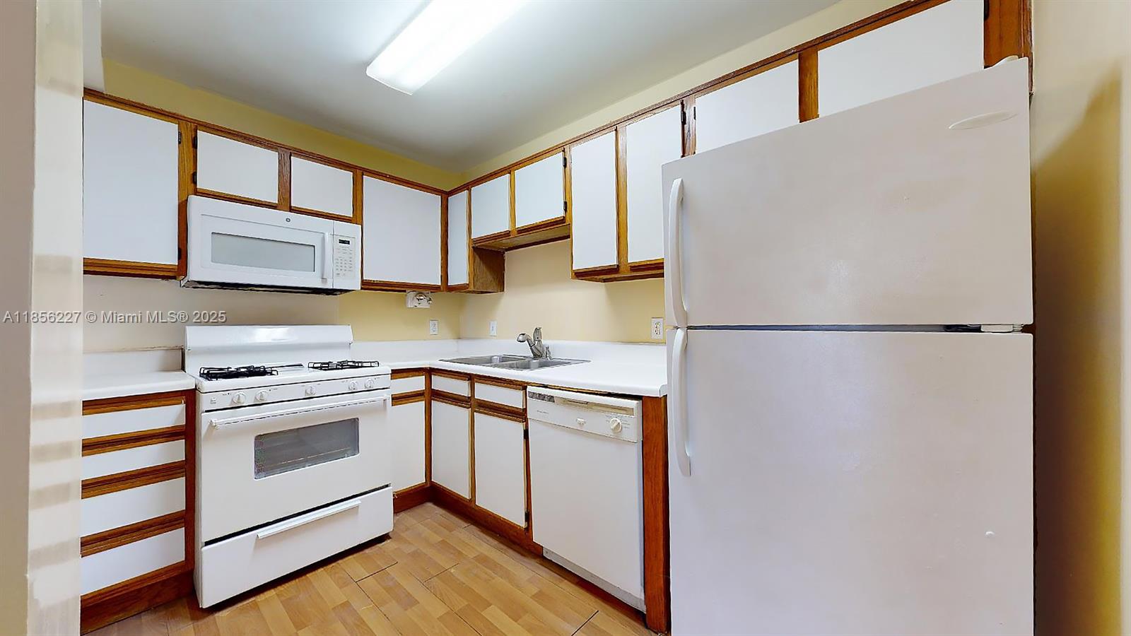 Property photo # 8