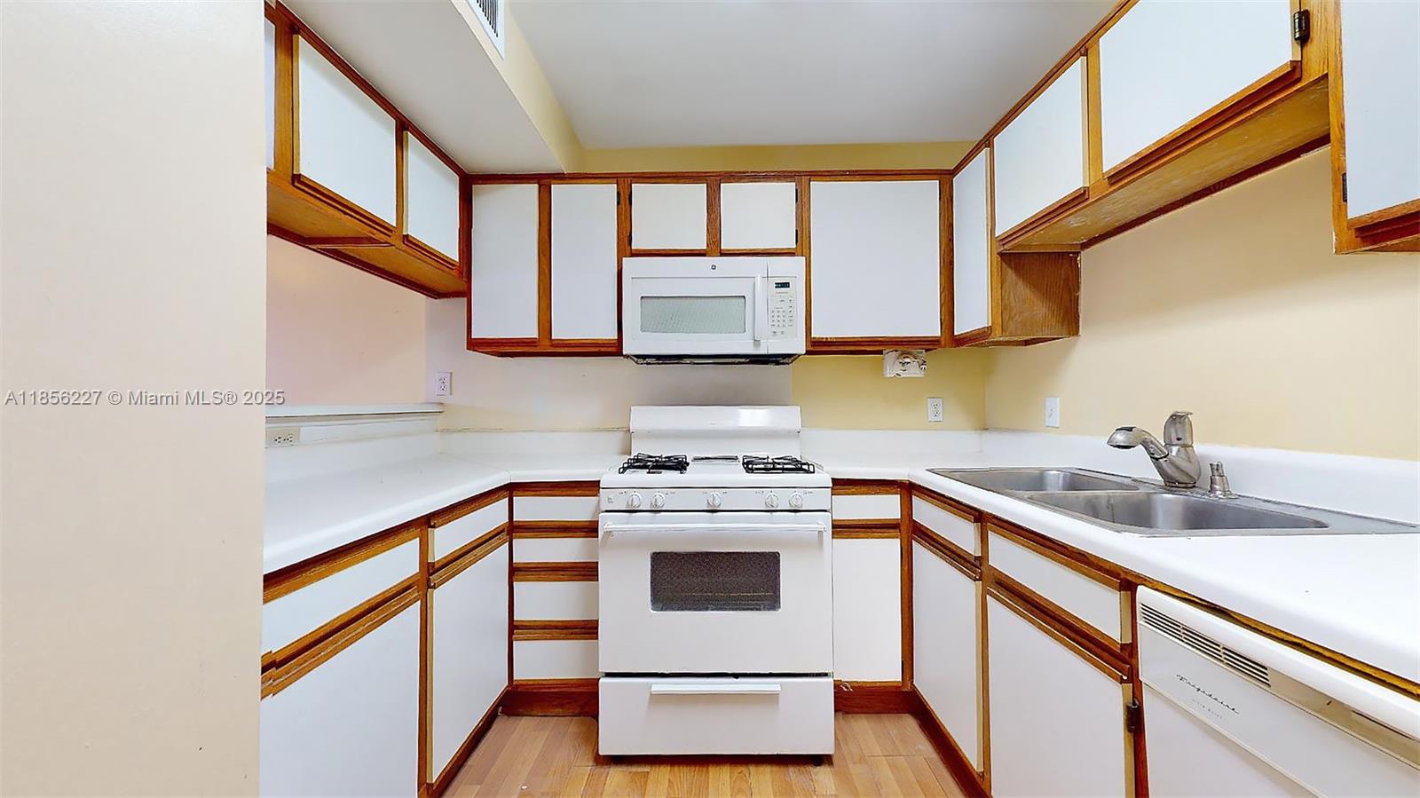 Property photo # 6