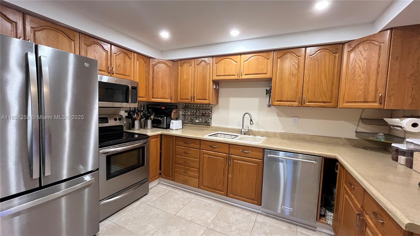 Property photo # 8