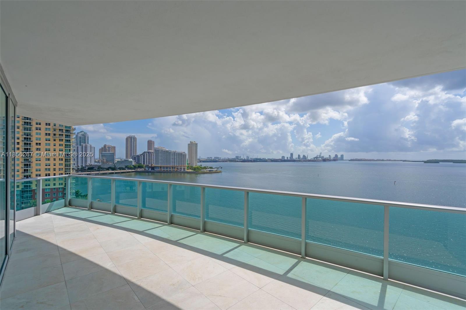 Condo for Sale in Miami, FL