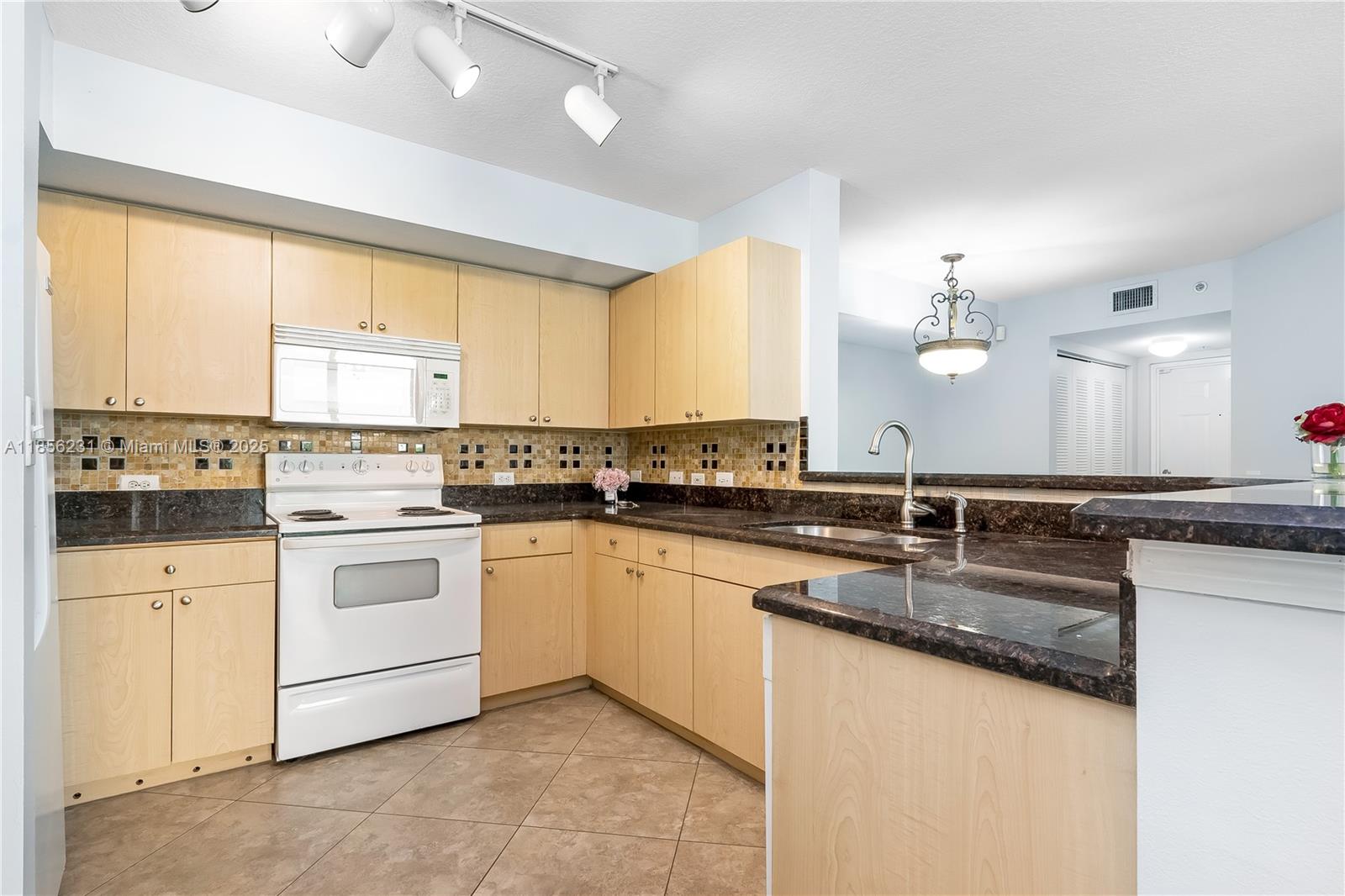 Property photo # 6