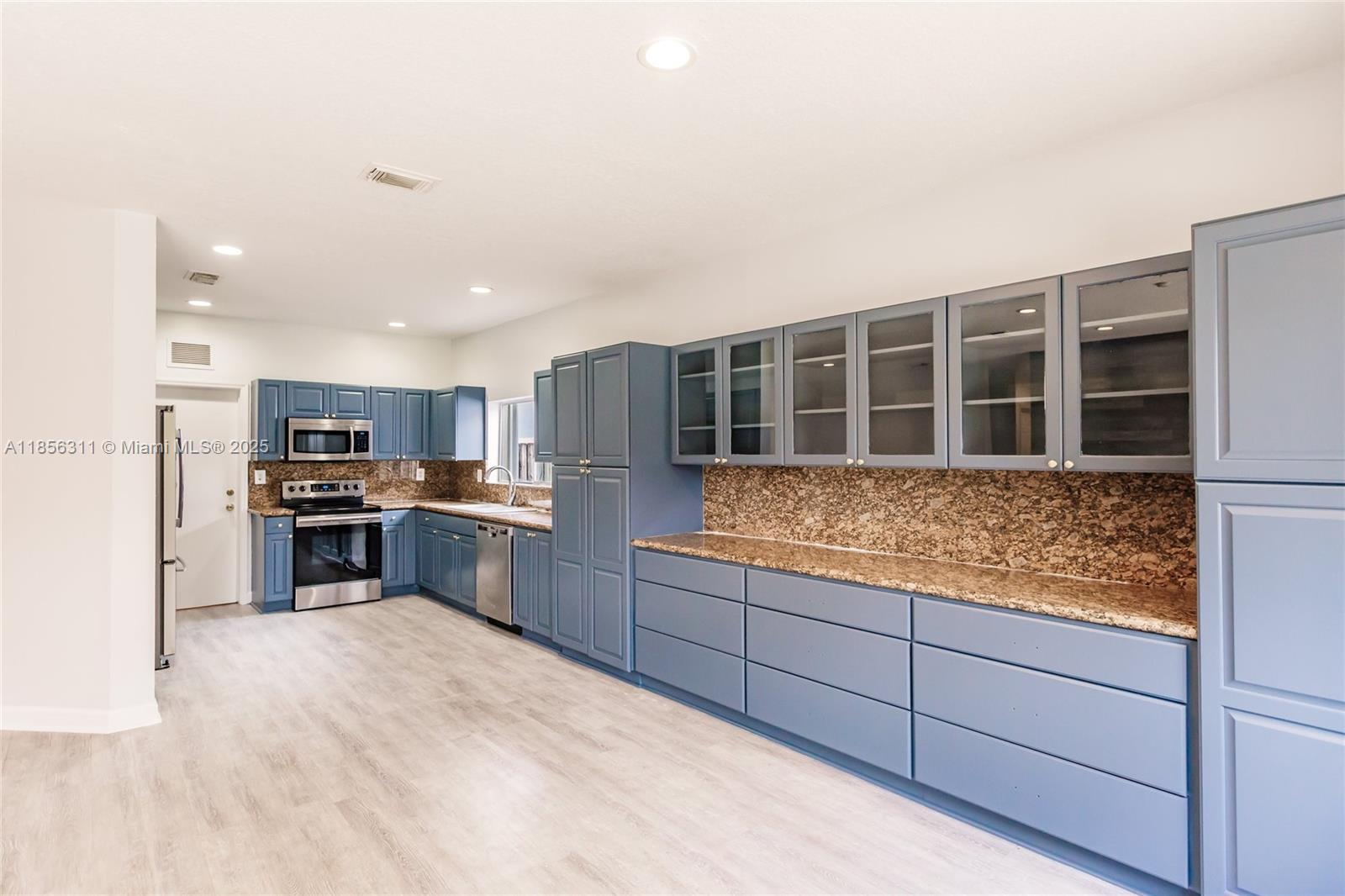 Property photo # 9