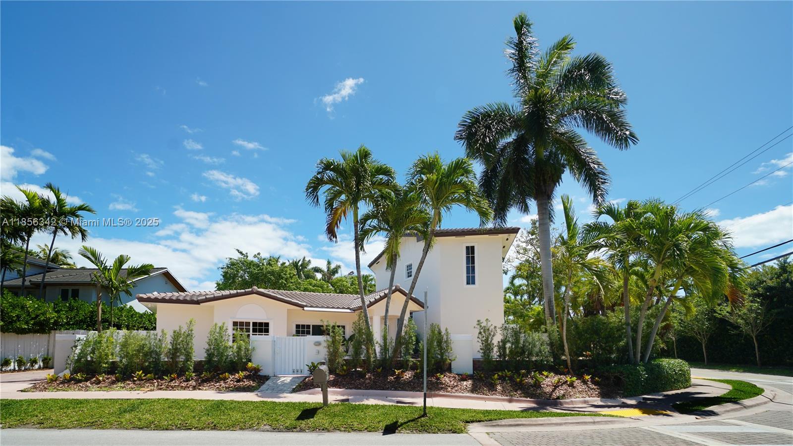 691 Ridgewood Rd, Key Biscayne, Florida 33149