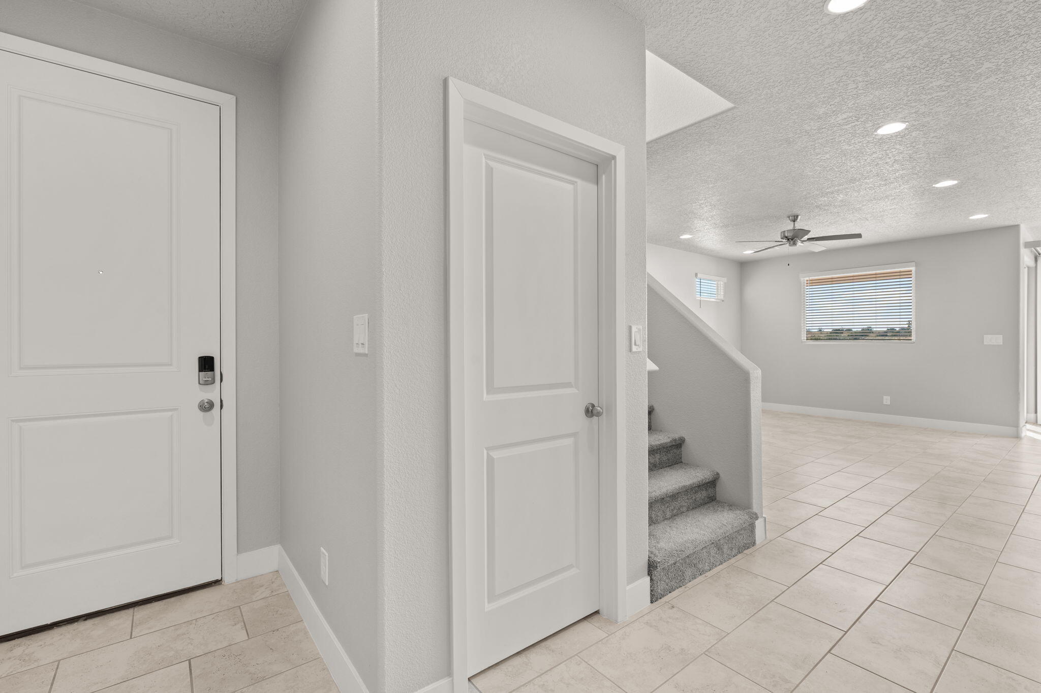 6717 Sydney Drive NE 