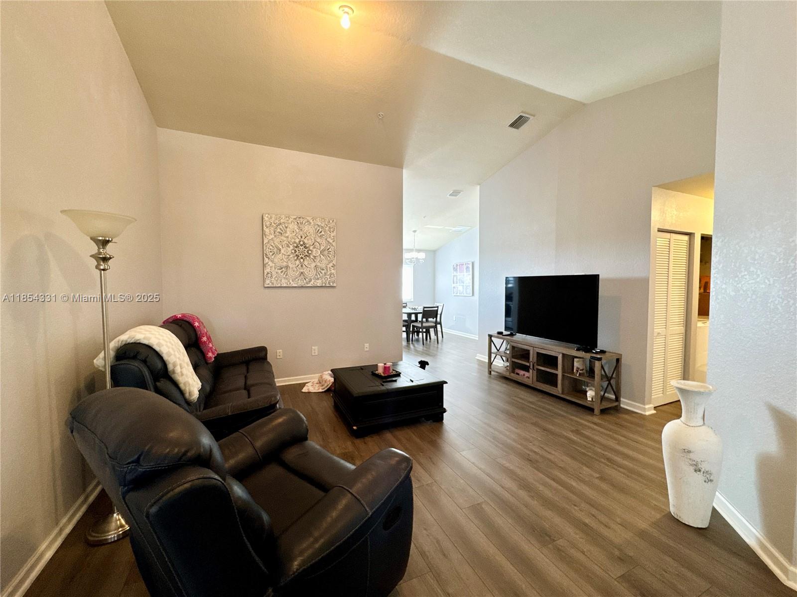 22541 SW 88th Pl 304-6