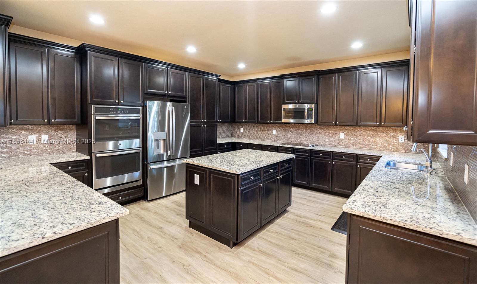 Property photo # 4