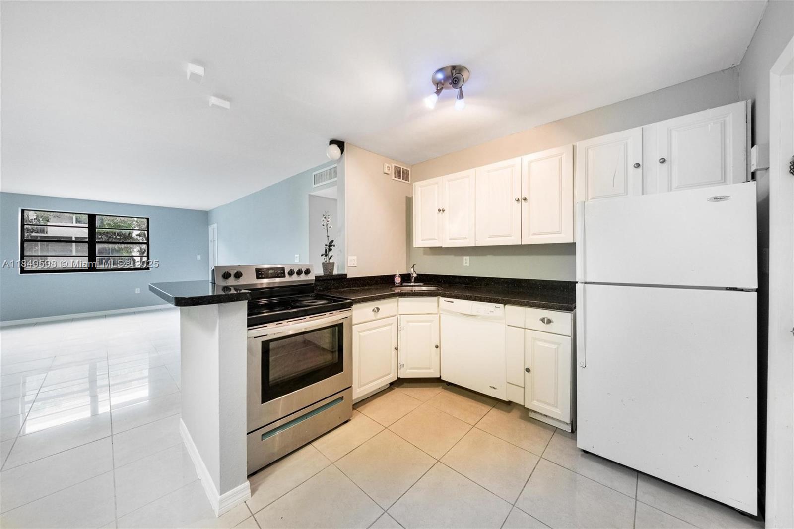Property photo # 4
