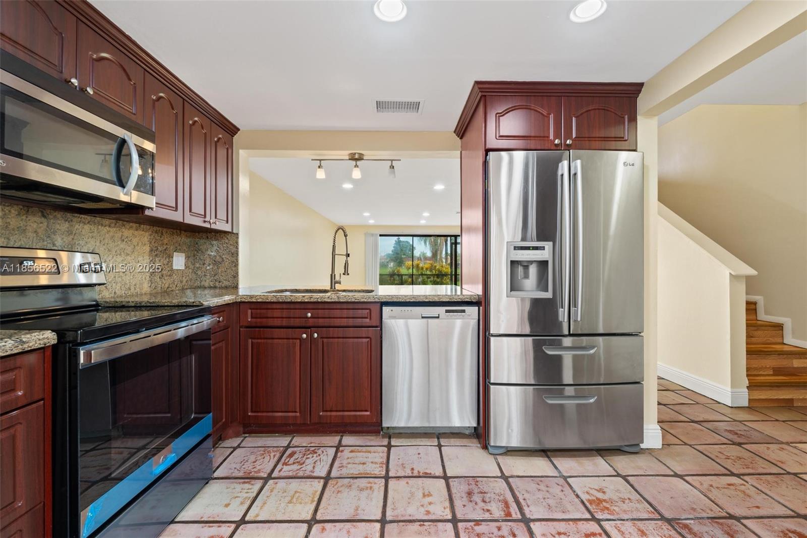 Property photo # 2