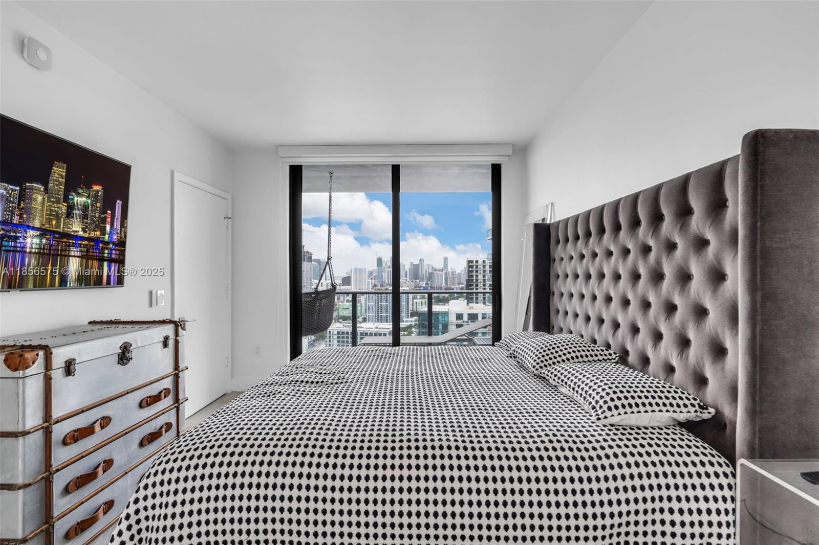 121 NE 34th St #3003, Miami FL 33137