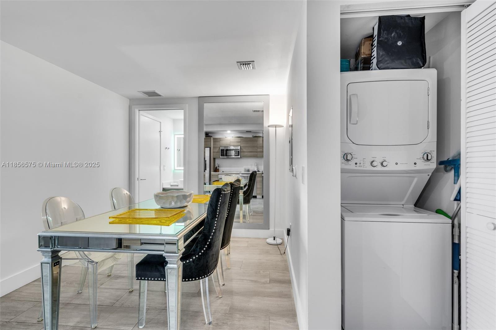 121 NE 34th St #3003, Miami FL 33137