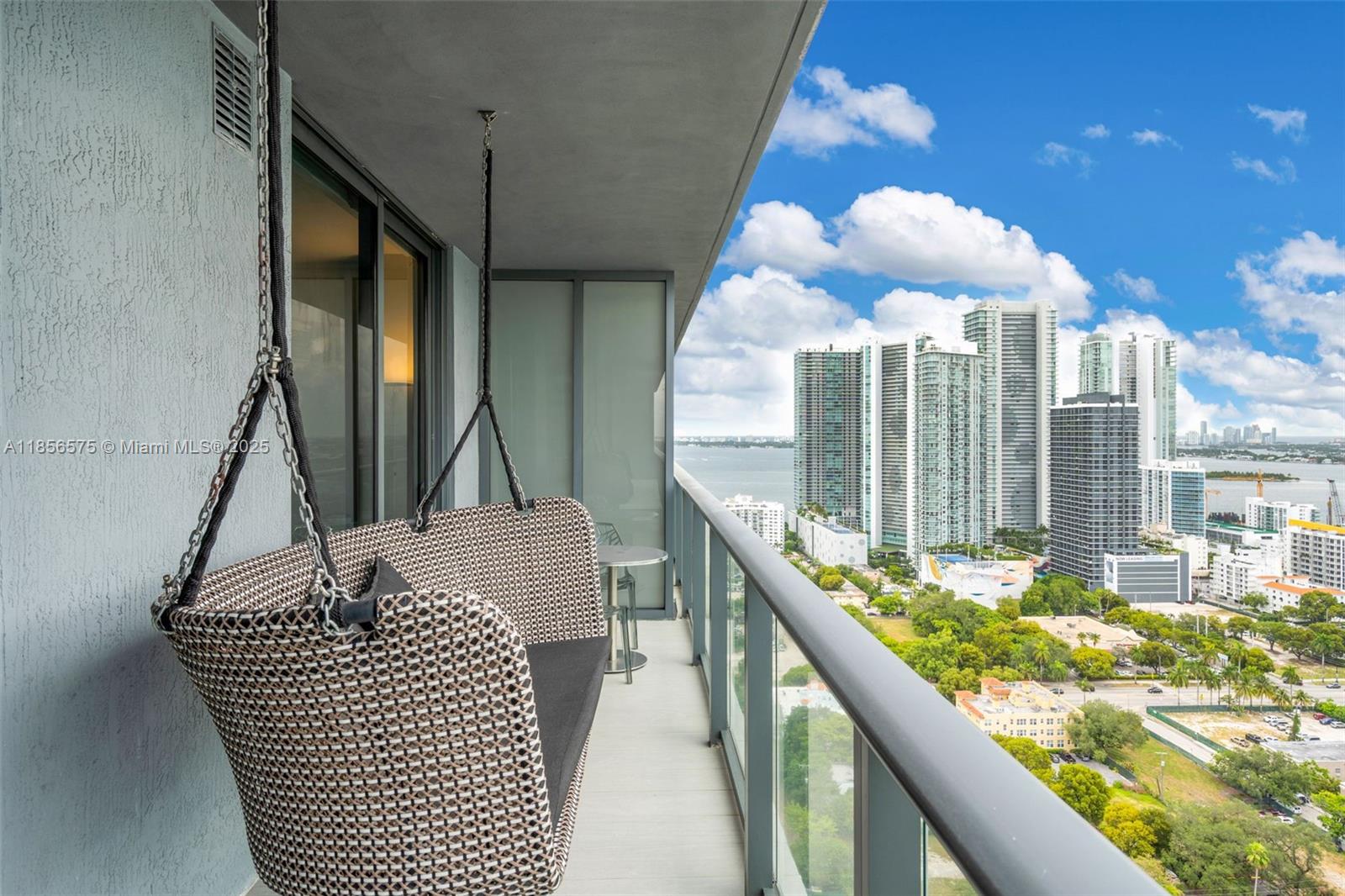 121 NE 34th St #3003, Miami FL 33137