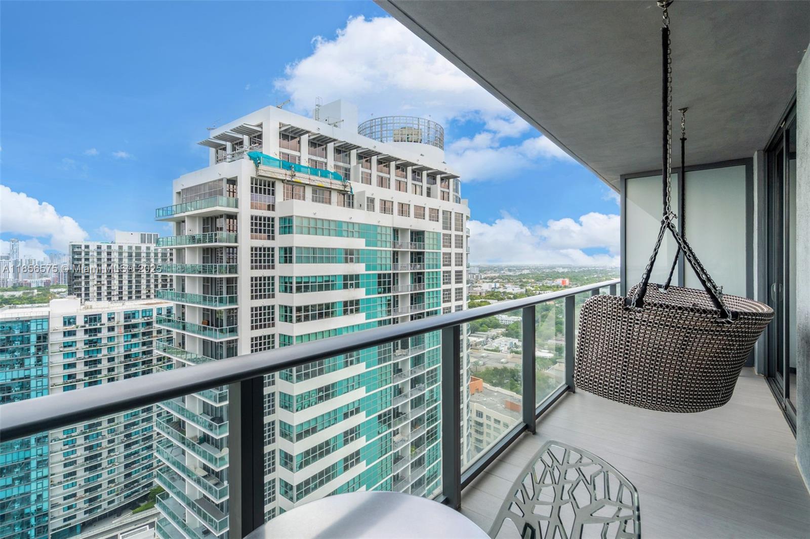 121 NE 34th St #3003, Miami FL 33137