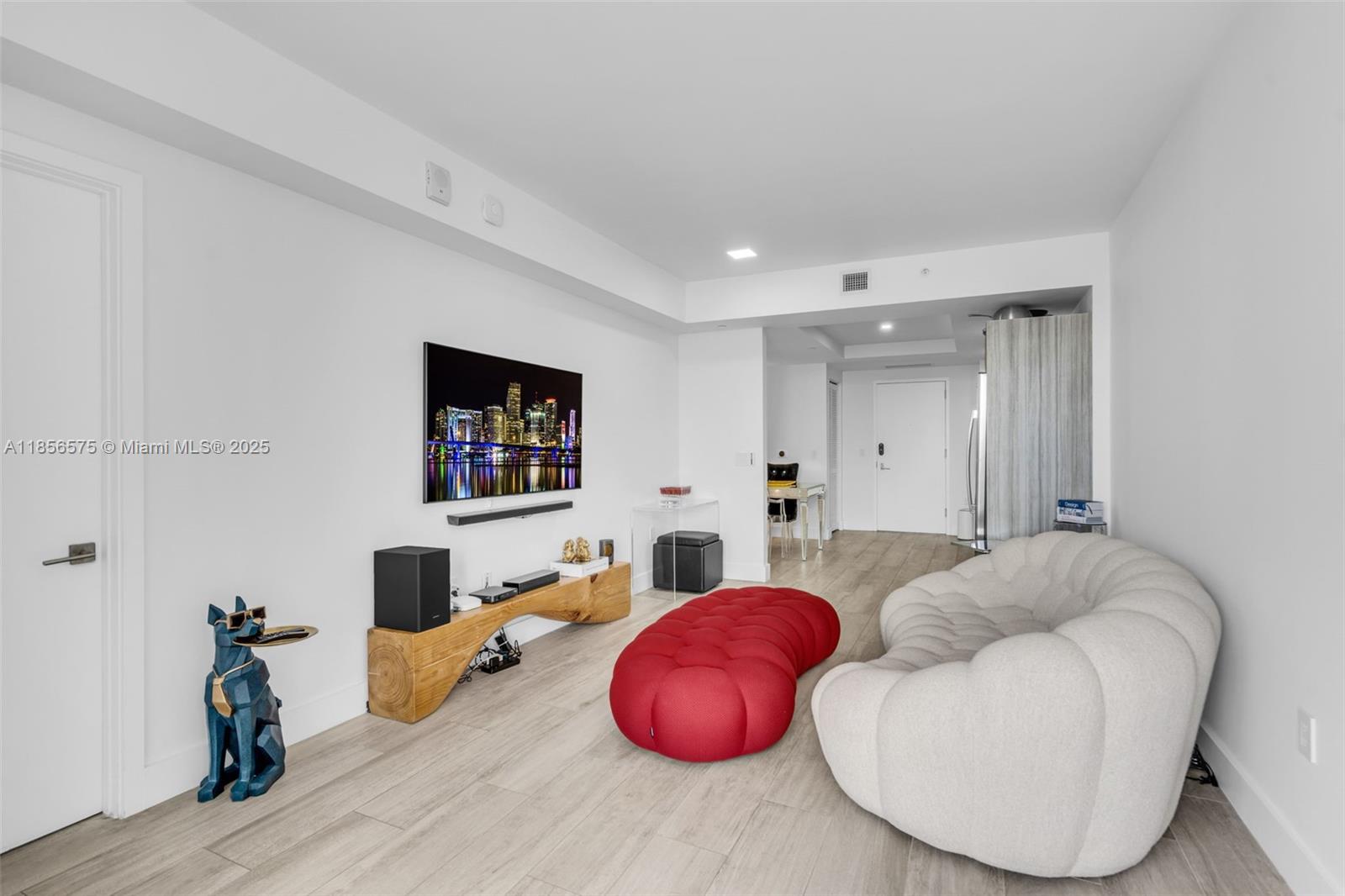 Property photo # 6