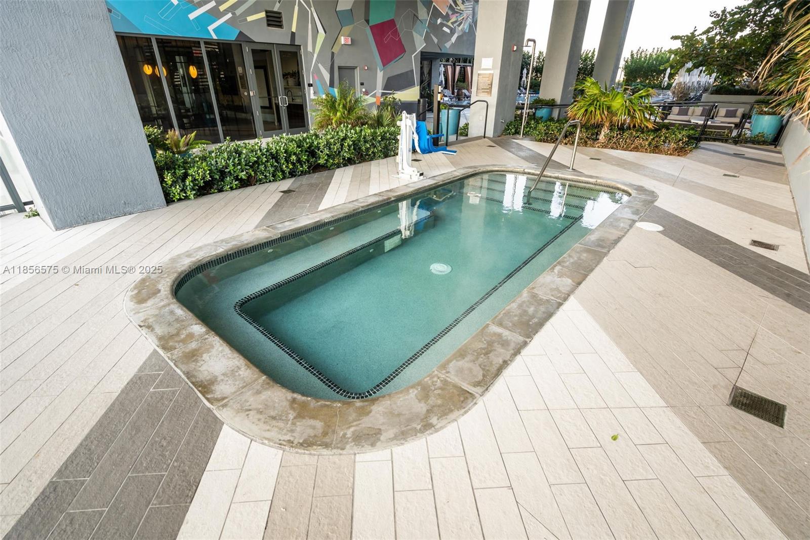 121 NE 34th St #3003, Miami FL 33137
