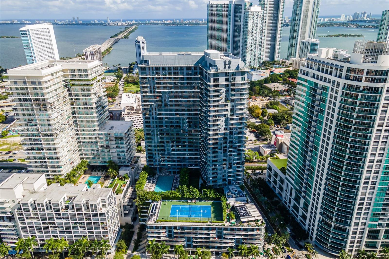 121 NE 34th St #3003, Miami FL 33137