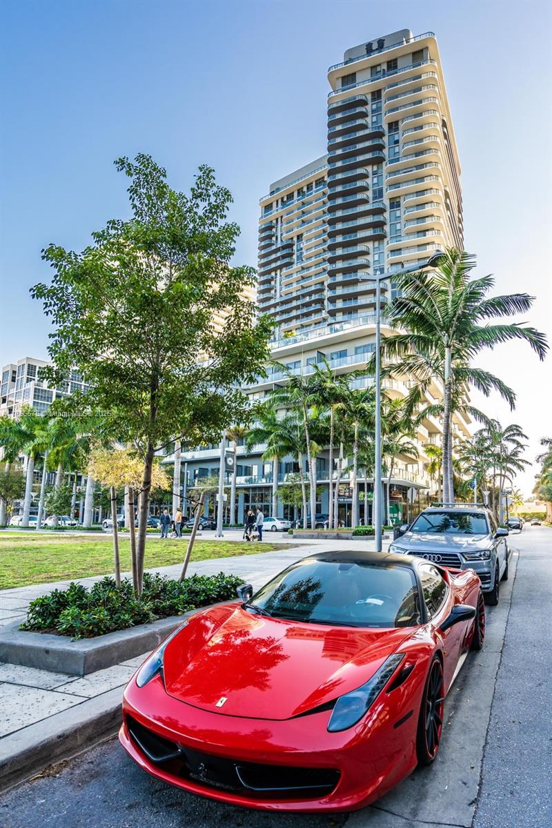 121 NE 34th St #3003, Miami FL 33137