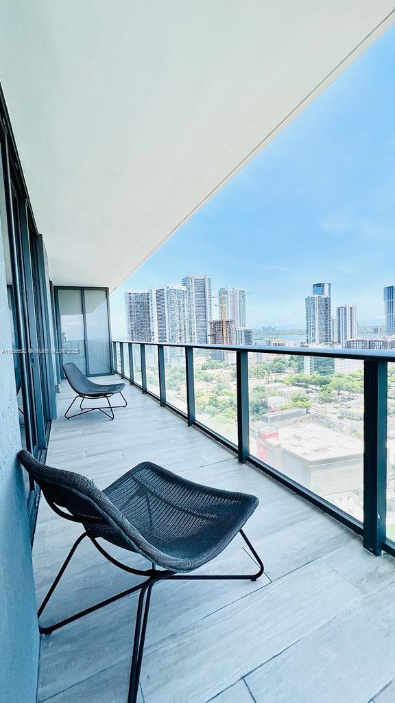 121 NE 34th St #2001, Miami FL 33137