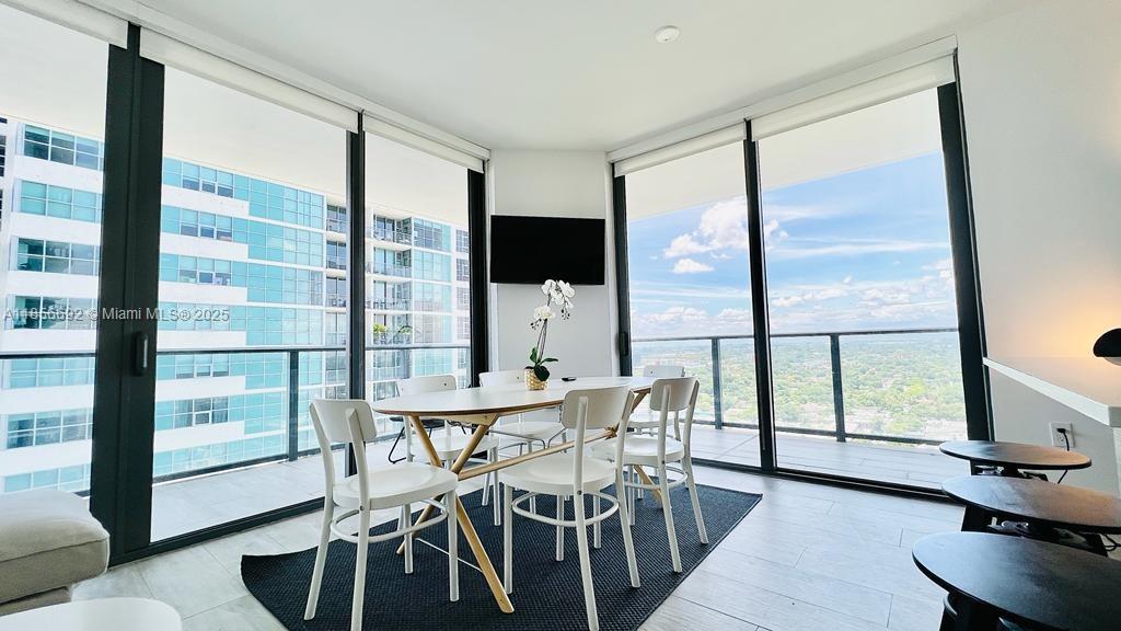 121 NE 34th St #2001, Miami FL 33137