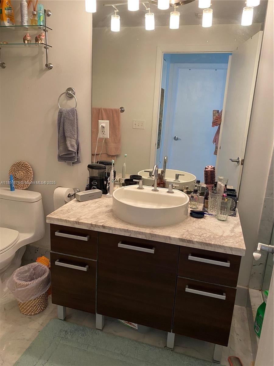 244 Biscayne Blvd #2706, Miami FL 33132