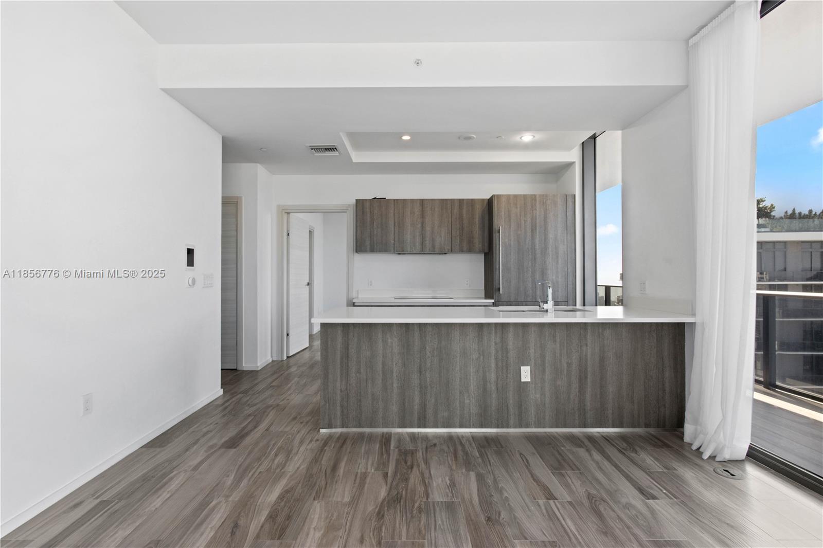 801 S Miami Ave #5009, Miami FL 33130