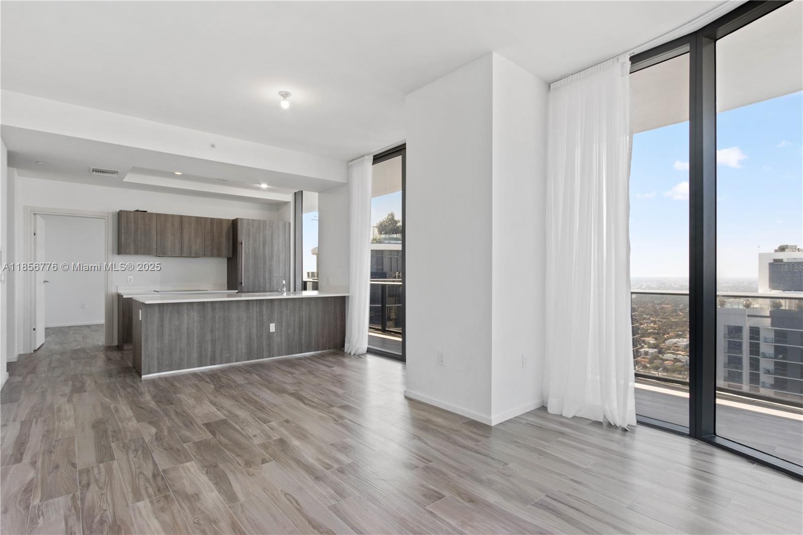 801 S Miami Ave #5009, Miami FL 33130
