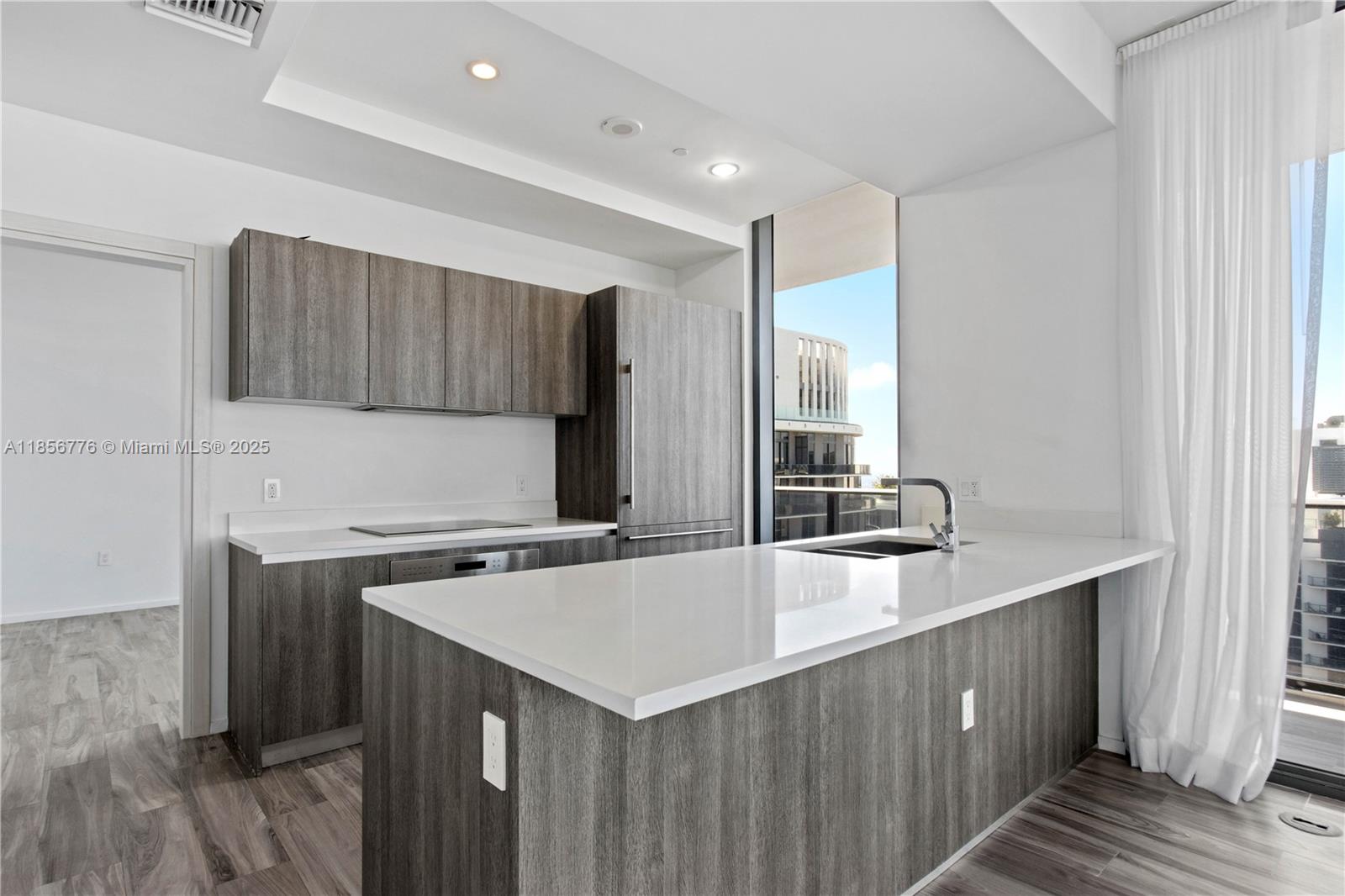801 S Miami Ave #5009, Miami FL 33130