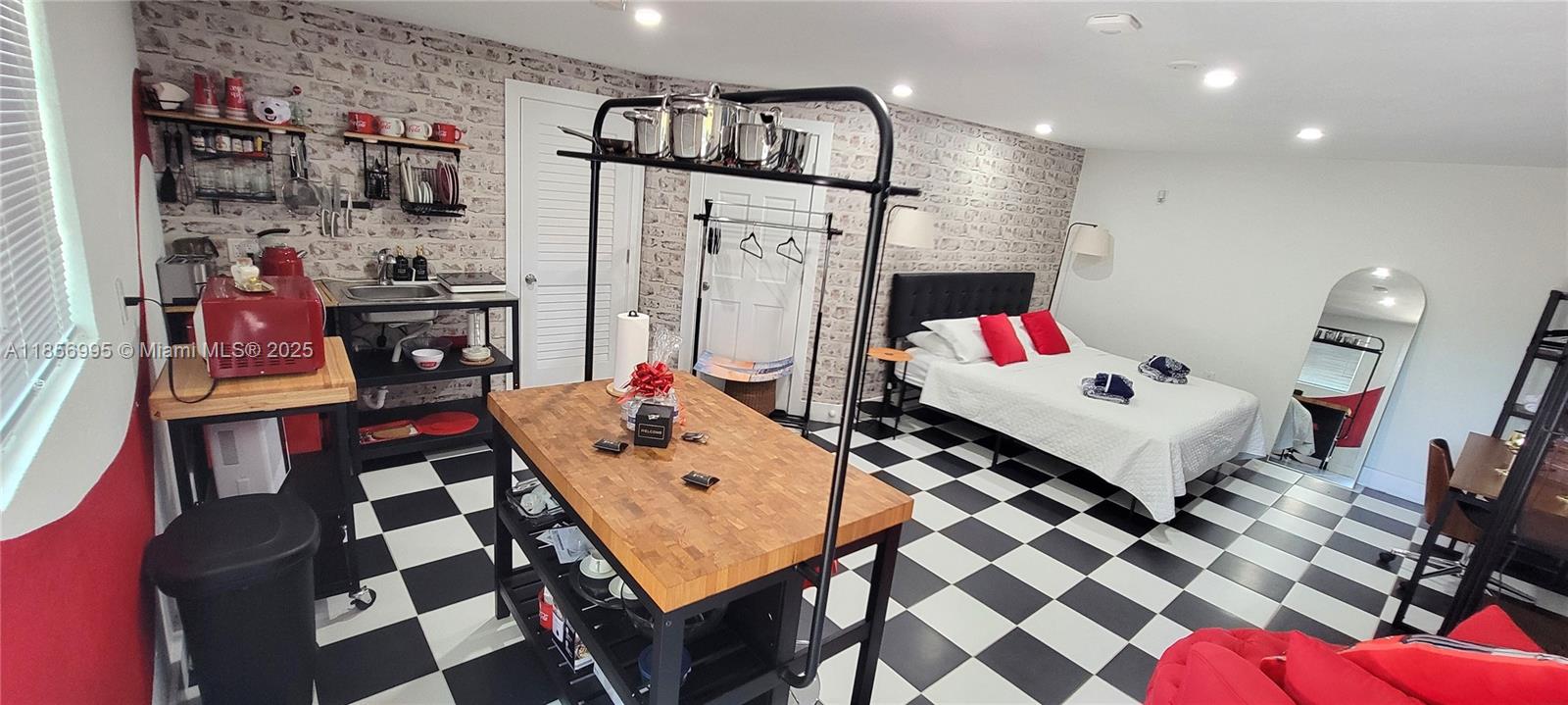 Property photo # 8