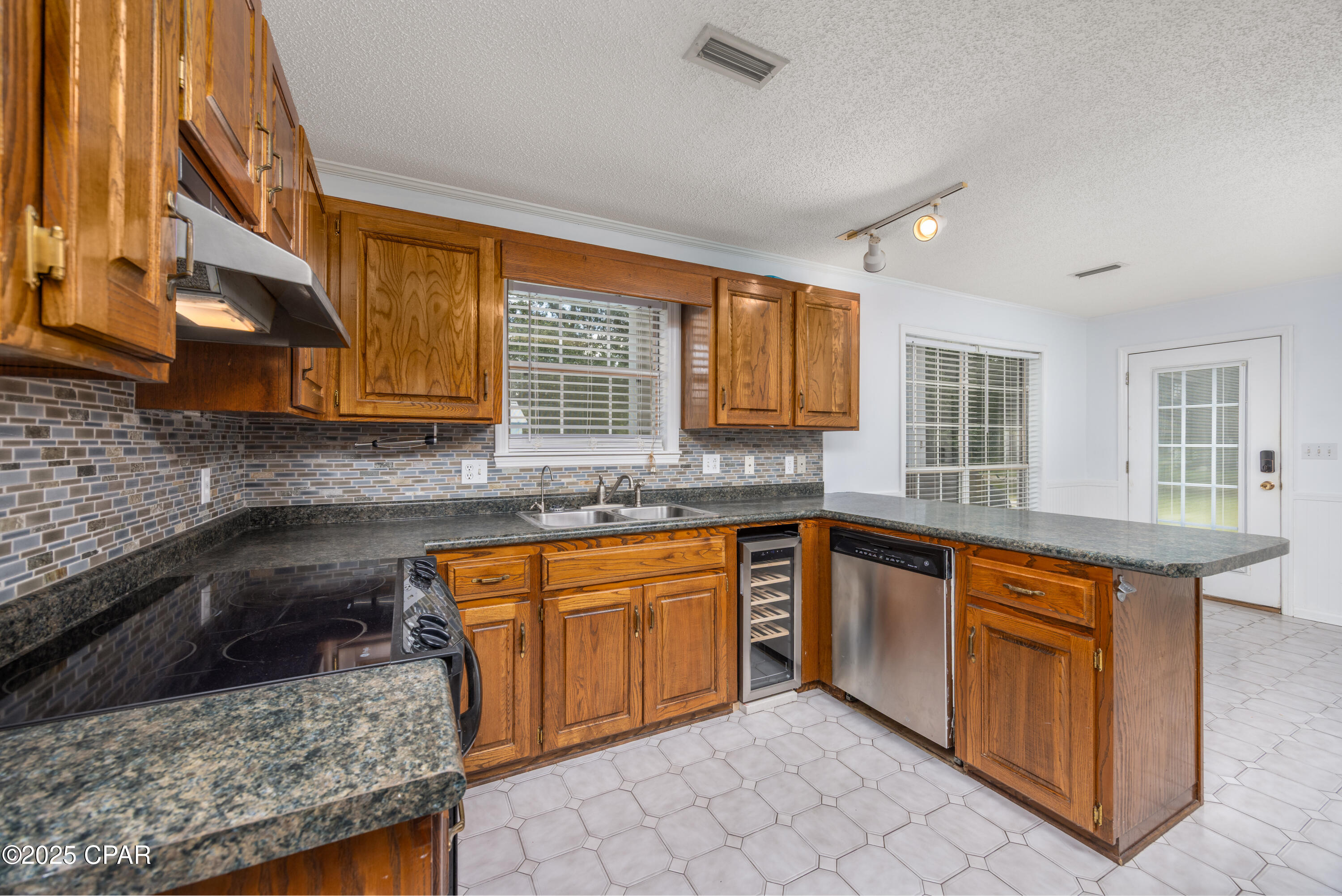 Image 8 For 894 Haley Drive