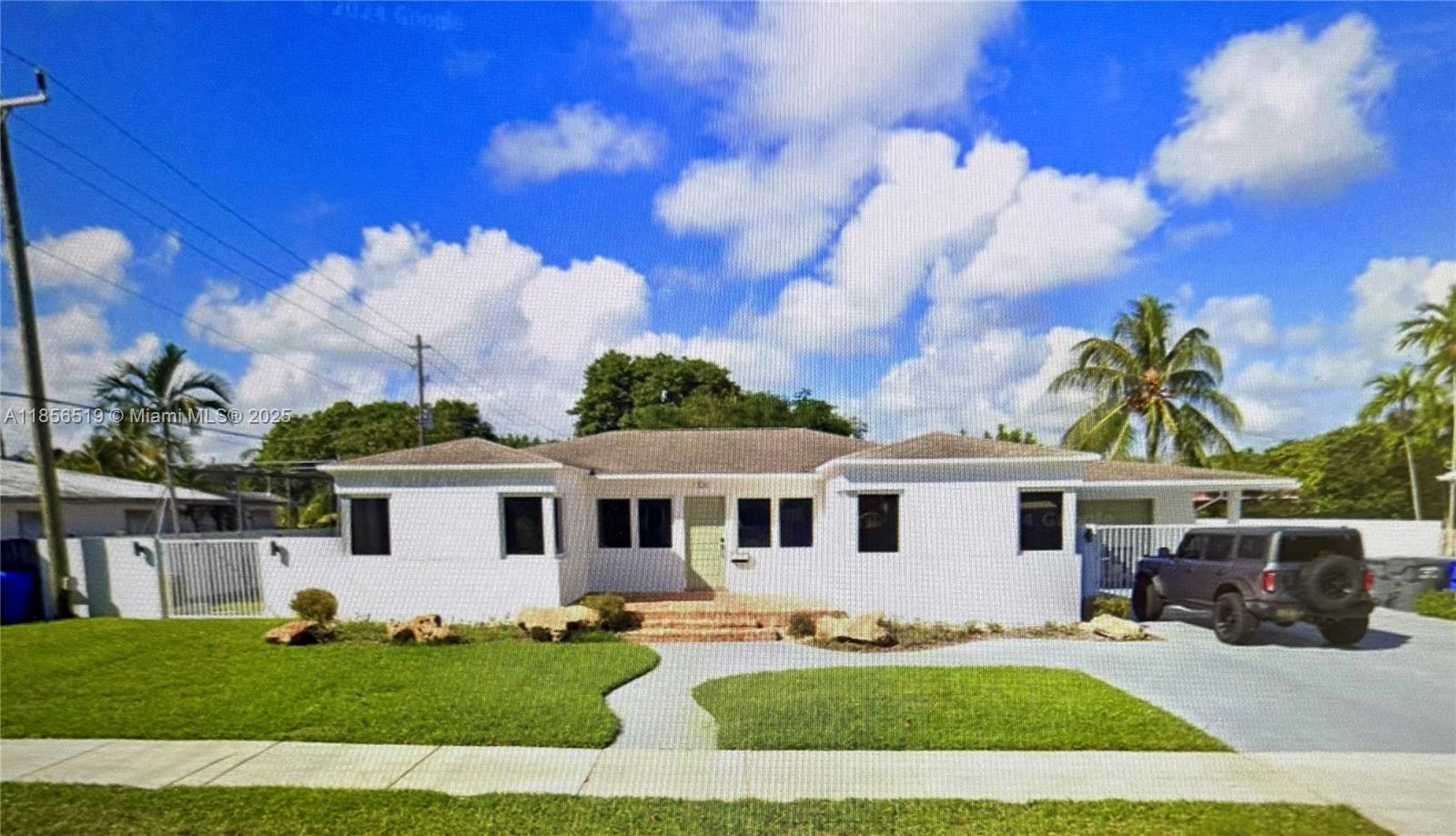 Hollywood Little Ranches