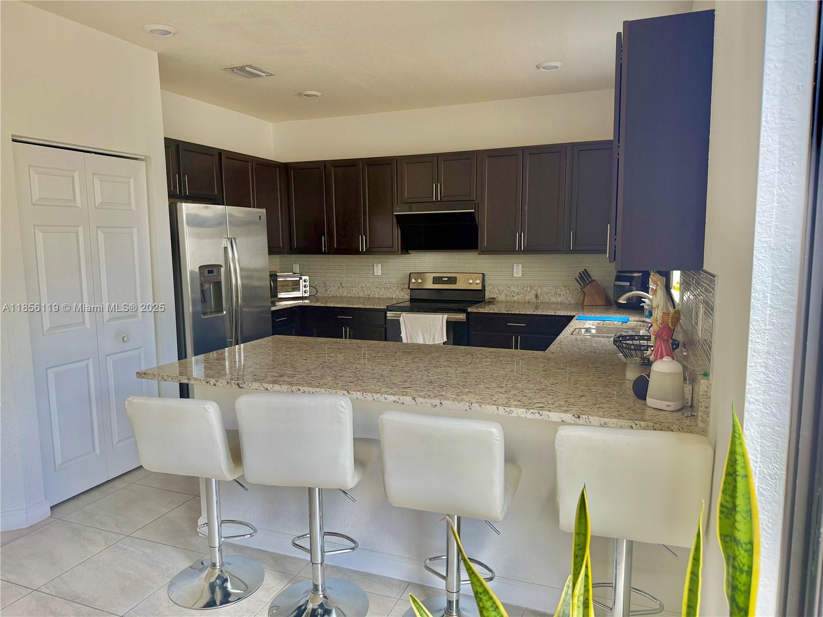 Property photo # 6