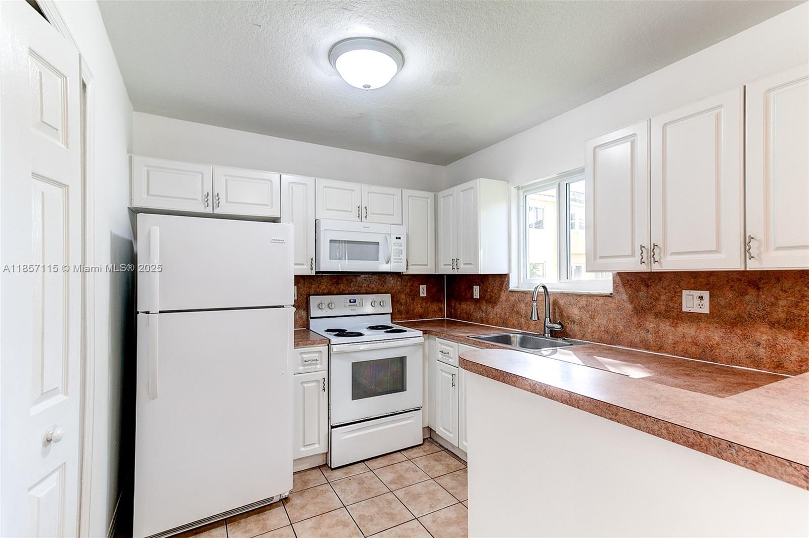 Property photo # 8