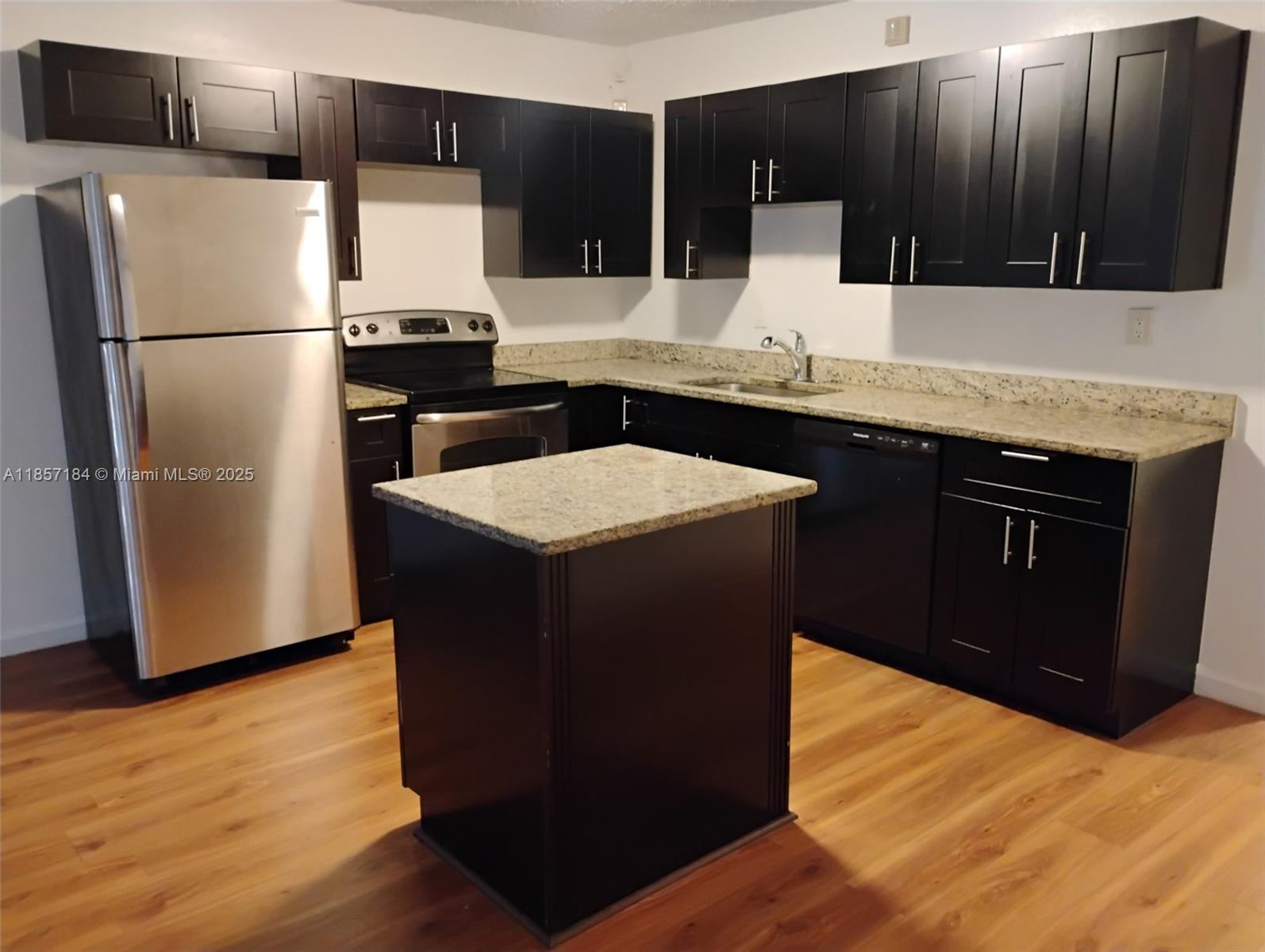 Property photo # 6