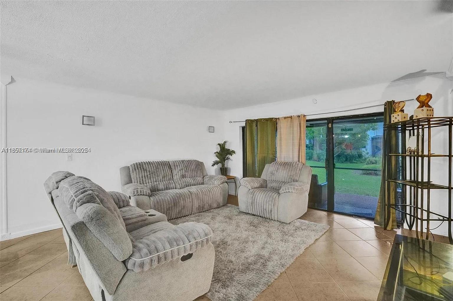 Property photo # 9