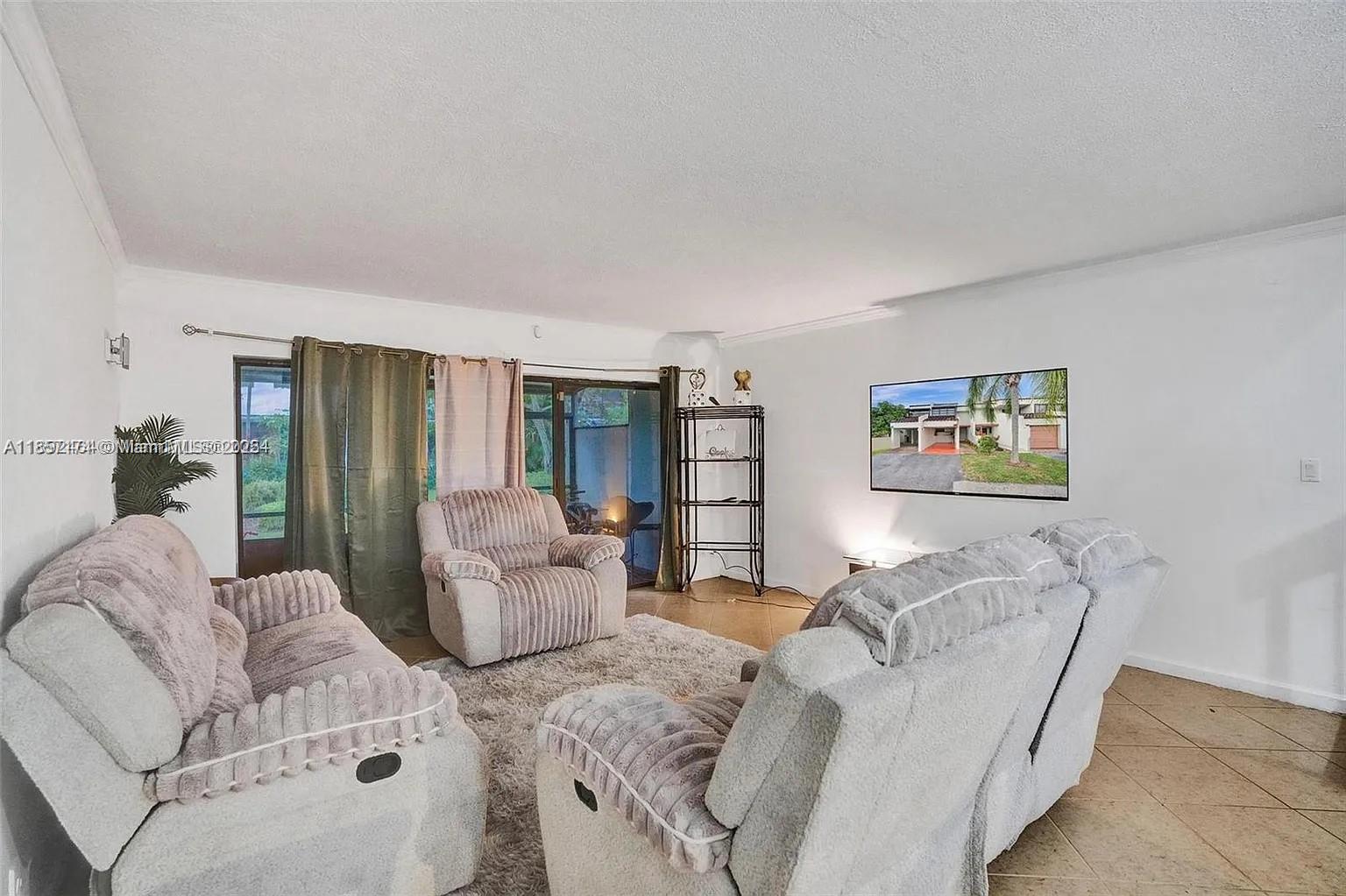 Property photo # 4