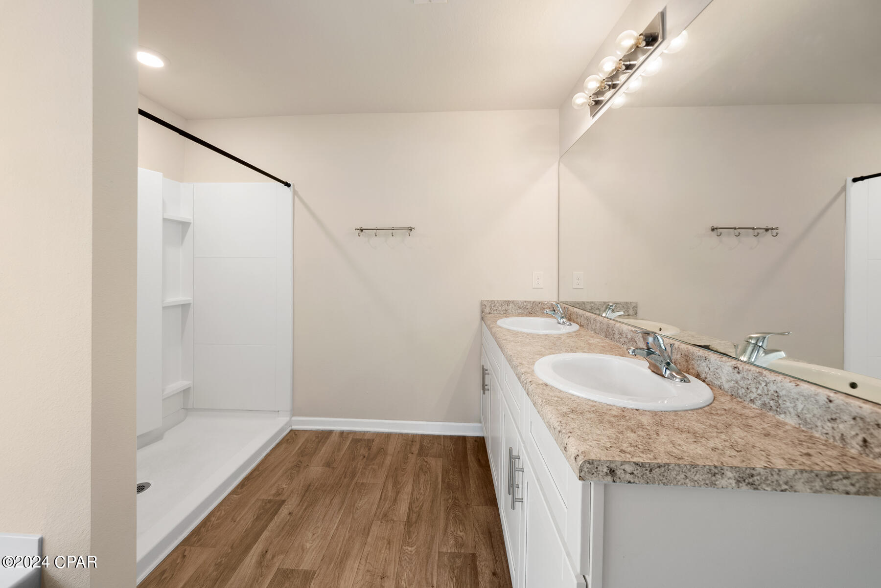 Image 10 For 5817 Viking Way