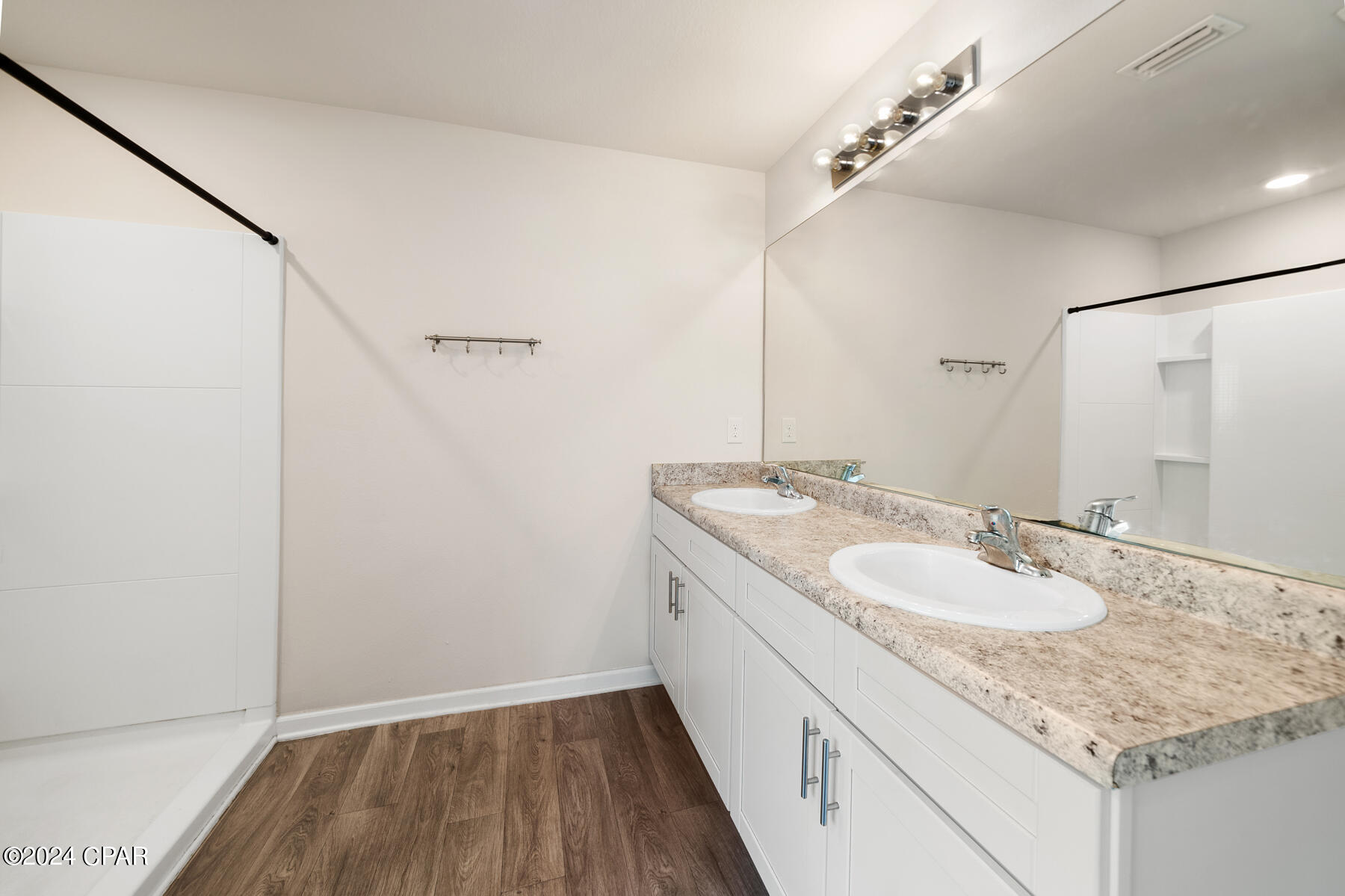 Image 11 For 5817 Viking Way
